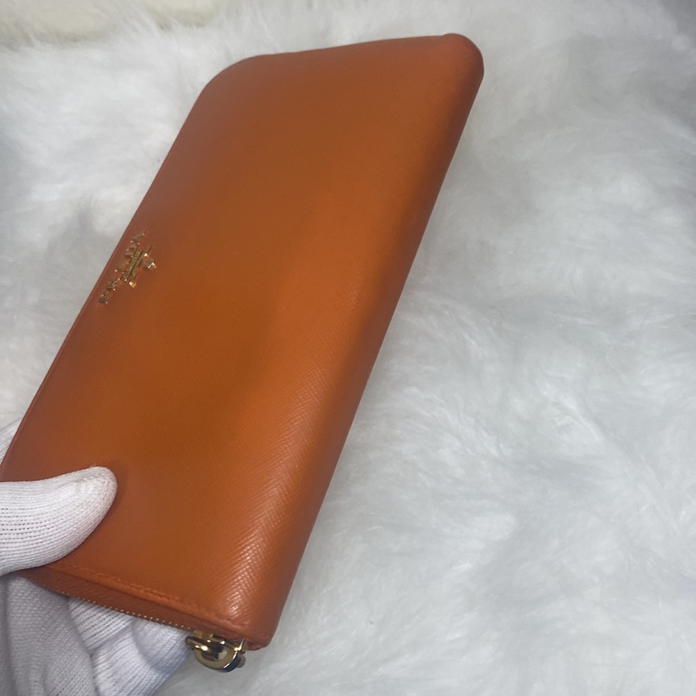 PRADA MilANO WALLET ORANGE (EUC)🧡🤎 with box/paper - Picture 9 of 15